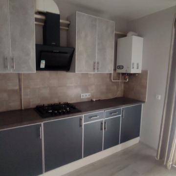 Олександра Хіри вул., 6