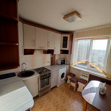 Коломийська вул., 12