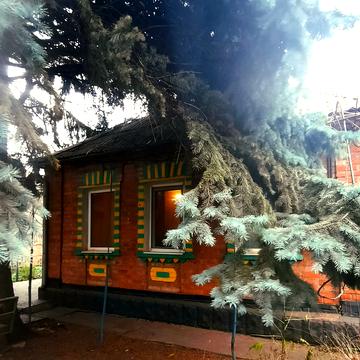 Дежньова вул., 12