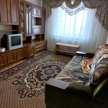 Незалежності бульв. (50 років Жовтня), 9