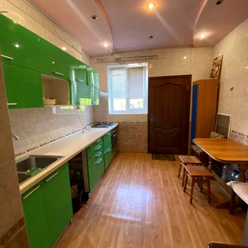 Степана Бандери вул. (Шмідта), 10