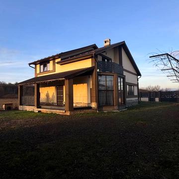 Лесі Українки, 38