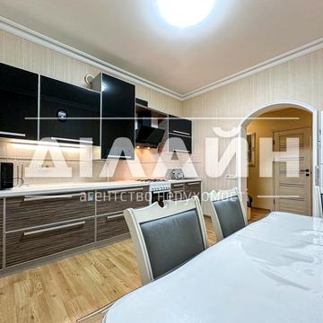 Розваги вул., 27