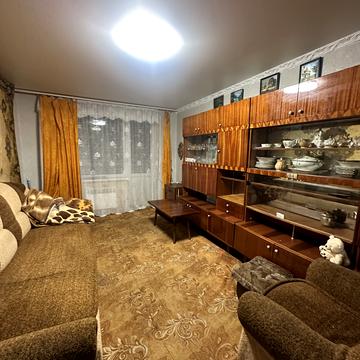 Євгена Тельнова вул., 12