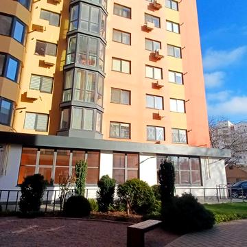 Олексія Вадатурського вул. (Маршала Малиновського), 18