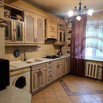 Героїв просп., 40