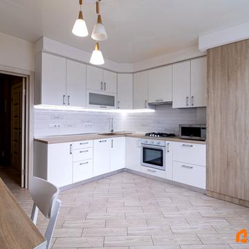 Практична вул., 3