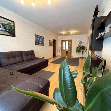 Вишняківська вул., 7-Б