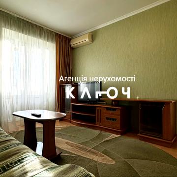 Вячеслава Чорновола вул., 12/1