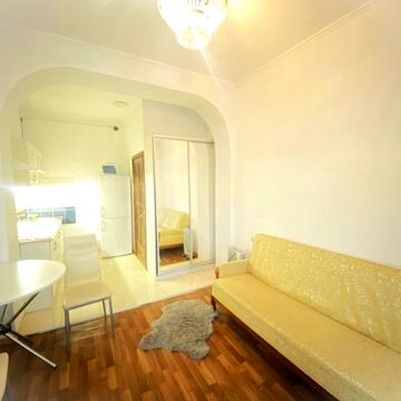 Бакинська вул., 23