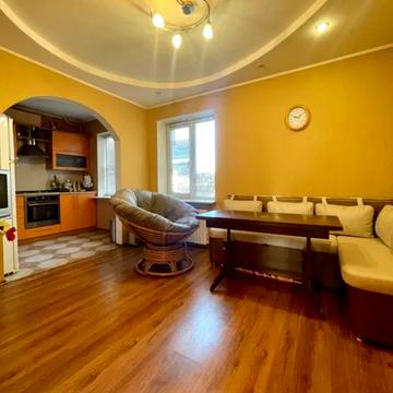 Героїв просп., 21