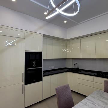 Дніпровські Пороги вул., 15