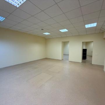 Щаслива вул., 38