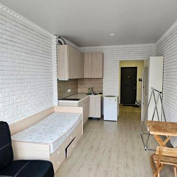 Магістральна вул., 33