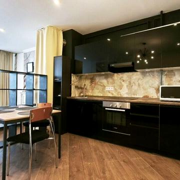 Центральна вул., 19