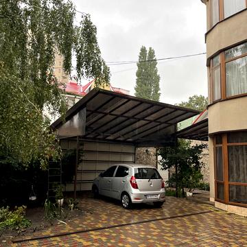 Полуничний пров.