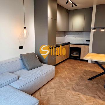 Дніпровська набережна вул., (Будинок 7)