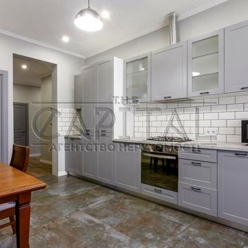 Бессарабська пл., 7-А