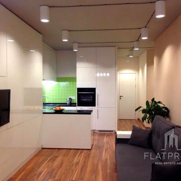 Степана Рудницького вул. (Академіка Вільямса), 3/7