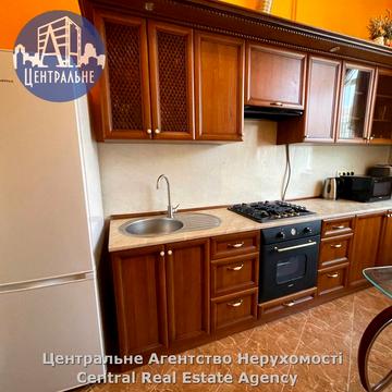 Богуна Івана вул., (Будинок)