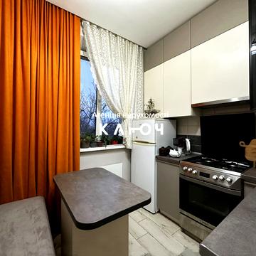 Європейський просп., 9