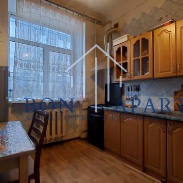 Прорізна вул., 13