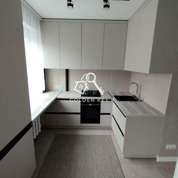 Олексія Різниченка вул. (Співдружності), 32