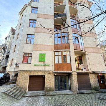 Івана Богуна вул., 4