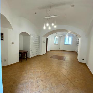 Володимира Винниченка вул. (), 4