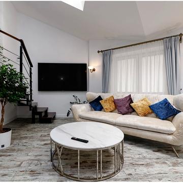 Мосяжна вул., 4