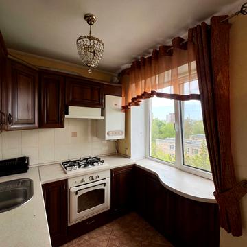 Олександра Борисенка вул. (Короленка), 2