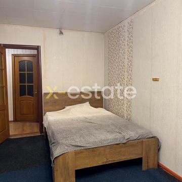 Космонавтів вул., 3а