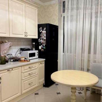 Гната Хоткевича вул. (Червоногвардійська), 8