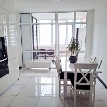 Євгена Сверстюка вул. (Марини Раскової), 6