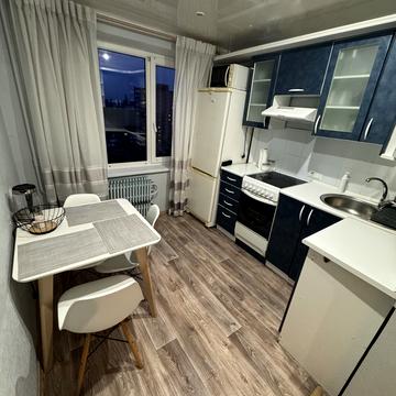 Набережна Перемоги вул., 66