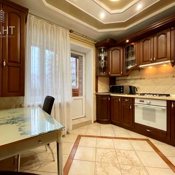 Заливна вул., 1/1