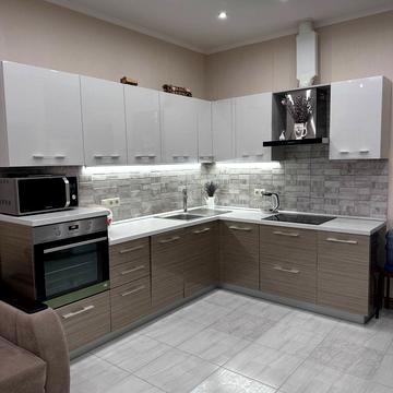 Саперне Поле вул., 12