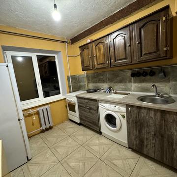 Академіка Шалімова вул. (Героїв Севастополя), 13