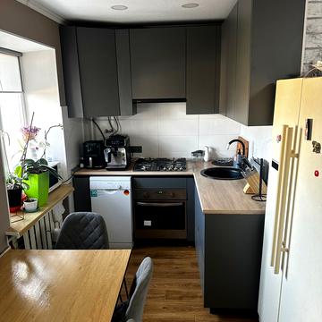 Академіка Курчатова просп., 9