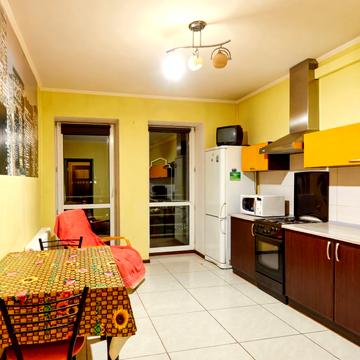 Юрія Литвинського вул. (Російська), 64