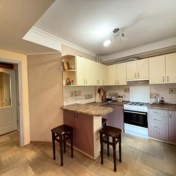 Бочарова вул., 6