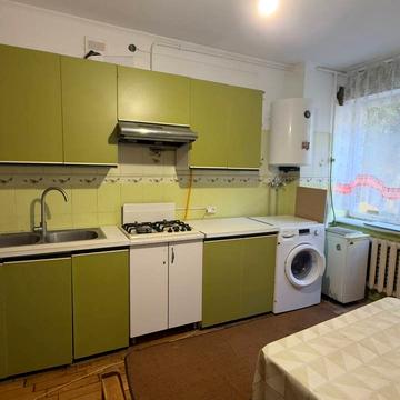 Івана-Теодозія Куровця вул. (Сергія Боткіна), 35