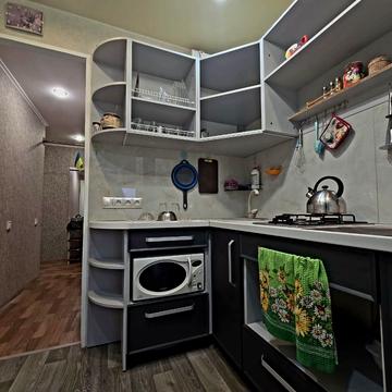 Металургів вул., 7