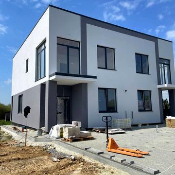 Потічкова, 23