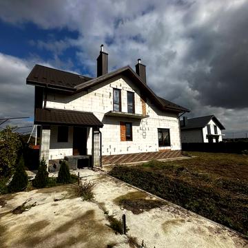 Богдана Хмельницького вул., 18