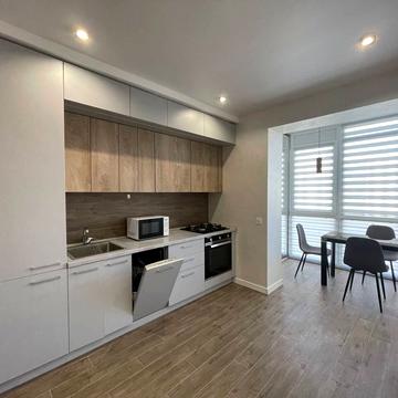 Набережна Перемоги вул., 42