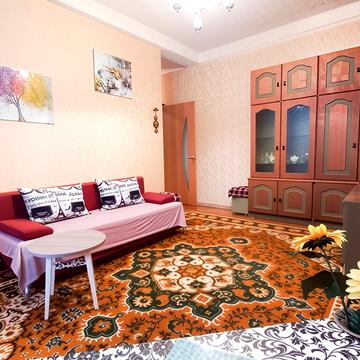 Волинська вул., 8