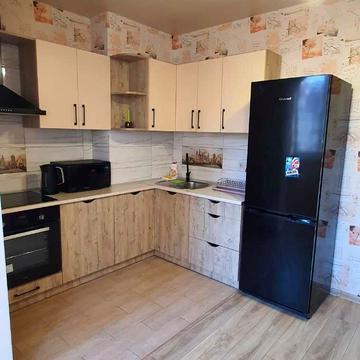 Академіка Корольова вул., 70