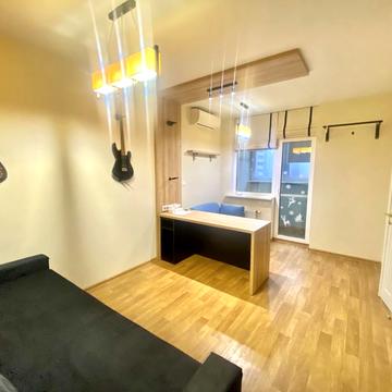 Драгоманова вул., 2