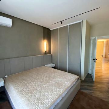 Зарічна вул., 1-Б